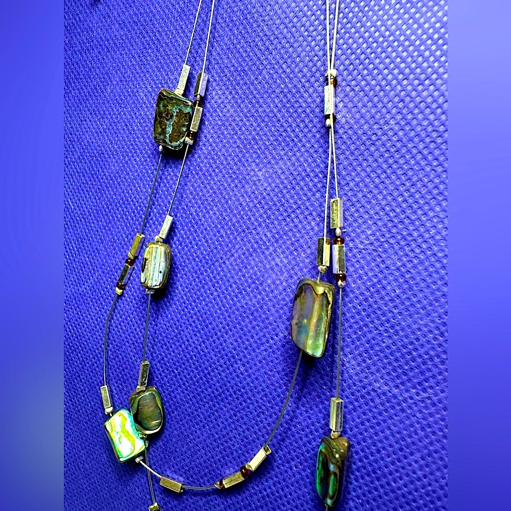 COPY - 💝VINTAGE SIGNED AVON abalone shell, silver tone necklace and earring set